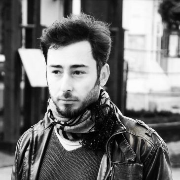 Artistul Adrian Jugaru a ajuns cu lucrările sale la New York